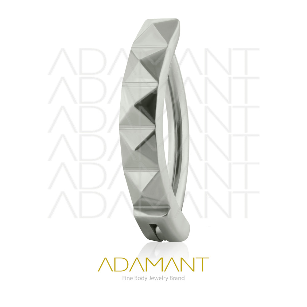 14g, Titanio Navel Curved Clicker, Aro Clicker con bisagra, Rectángulo Side Pyramid Cuts