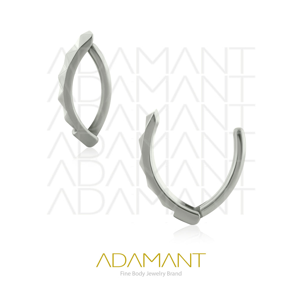 14g, Titanio Navel Curved Clicker, Aro Clicker con bisagra, Rectángulo Side Pyramid Cuts