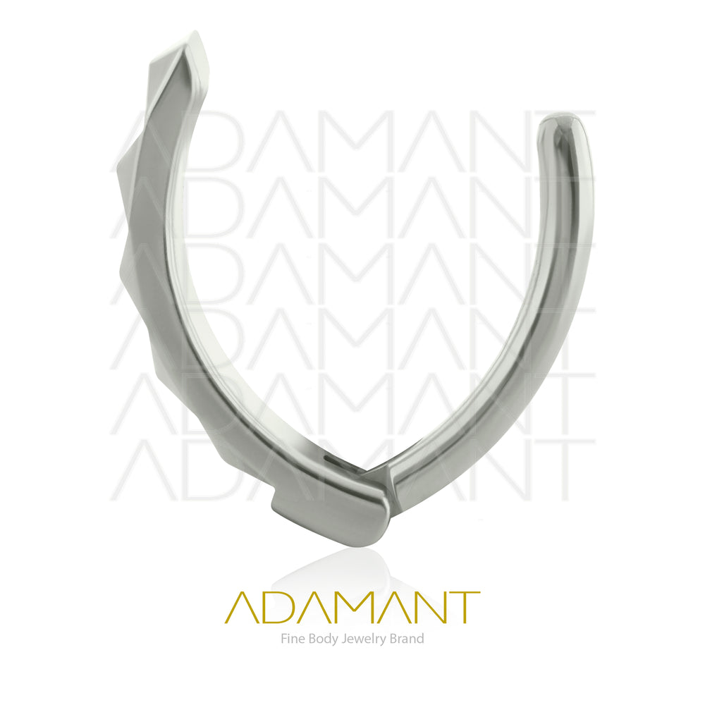 14g, Titanio Navel Curved Clicker, Aro Clicker con bisagra, Rectángulo Side Pyramid Cuts